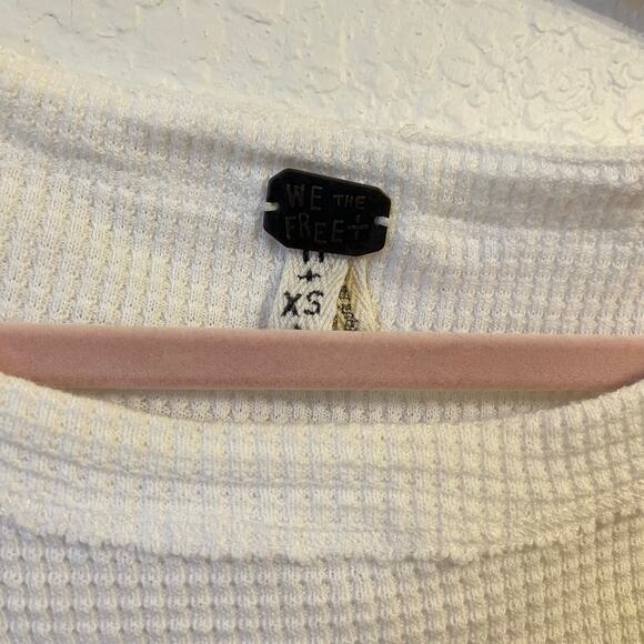 We the Free Blossom Thermal Top Size XS Ivory Patchwork Sleeve Boho Waffle Knit - Picture 4 of 12